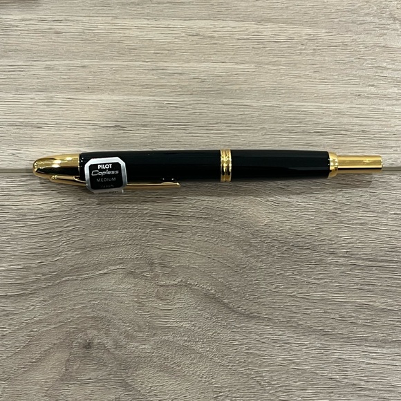 Pilot Capless Vanishing Point Black & Gold Fountain Pen Medium Made In Japan - Picture 2 of 7